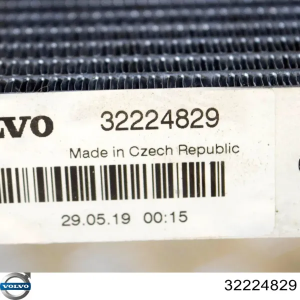 Chłodnica silnika 32224829 Volvo