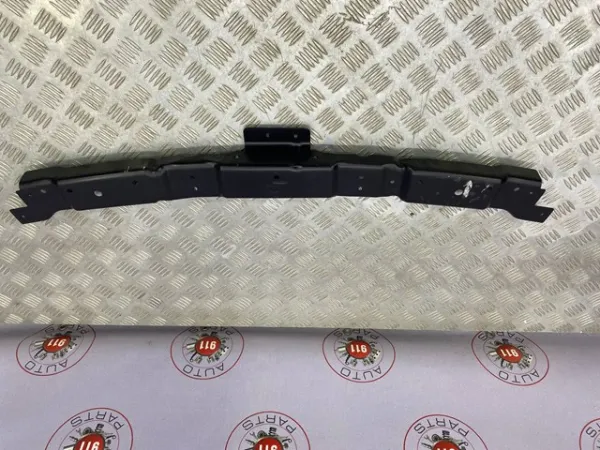 Osłona chłodnicy górna (panel mocowania reflektorów) 622985NA0A Nissan/Infiniti
