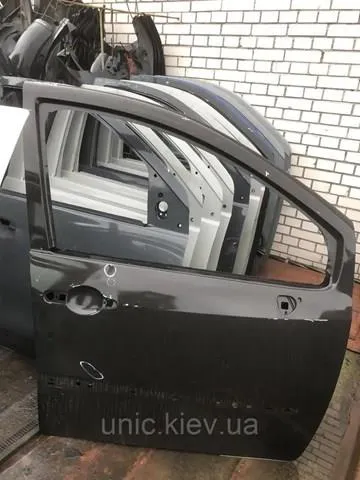Drzwi przednie prawe Renault Modus JP0