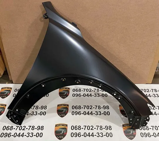 Błotnik przedni prawy D10E52111C Mazda