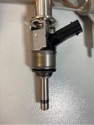 Wtryskiwacz paliwa 06C906036J VAG