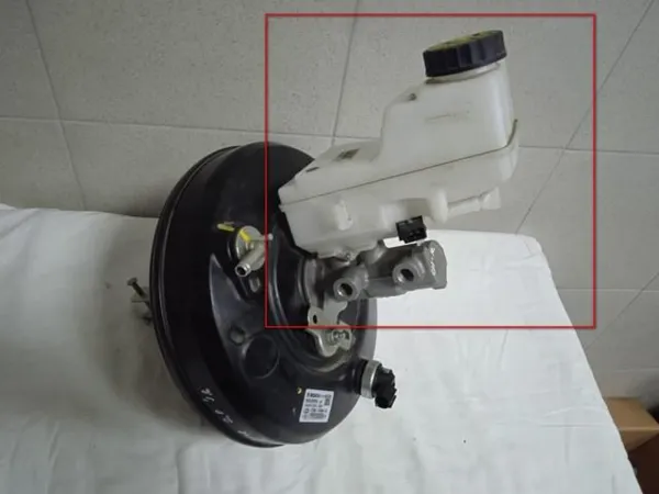 Główny cylinder hamulców Toyota Corolla E21