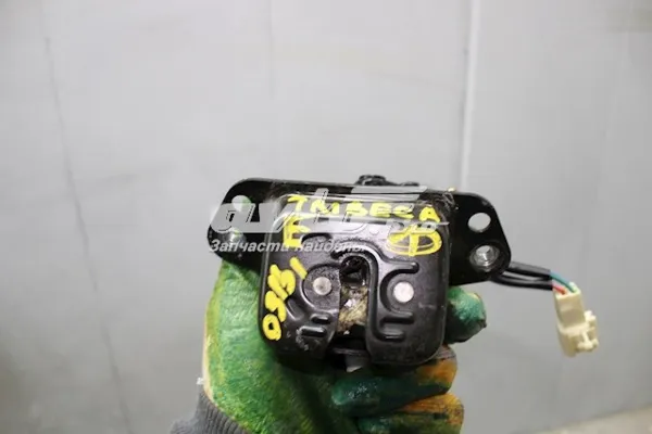 Zamek klapy bagażnika (3/5 drzwi tylnych) Subaru Tribeca B9