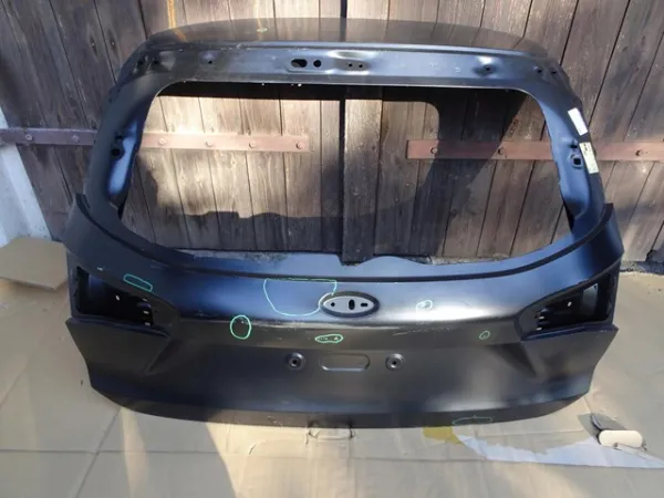 Drzwi tylne (bagażnika 3/5) Ford Focus IV