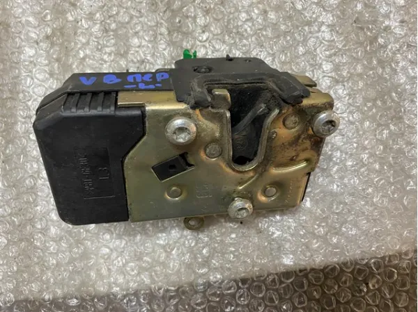 Zamek drzwi przednich lewych 90585021 General Motors