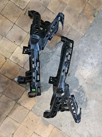Wspornik zderzaka przedniego prawy 57707AN22A Subaru