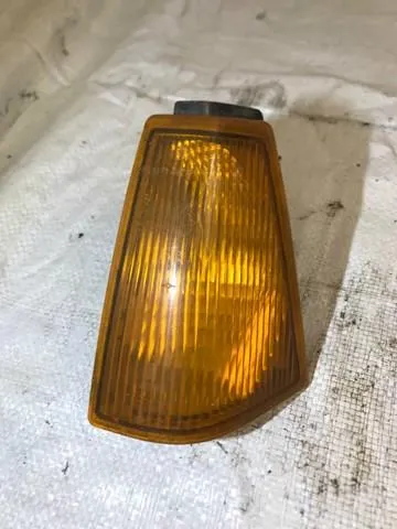 Kierunkowskaz lewy Volvo 340/360 343, 345