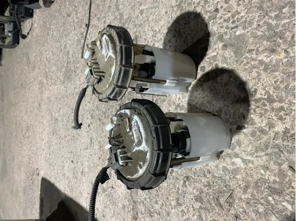 Moduł pompy paliwowej z czujnikiem poziomu paliwa 172021036R Renault (RVI)