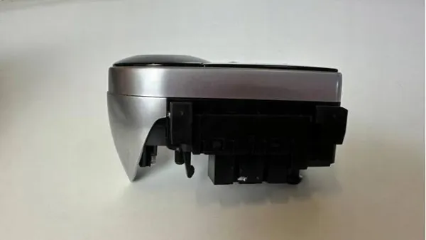 Zespół przełączników pod kierownicą LR092579 Land Rover