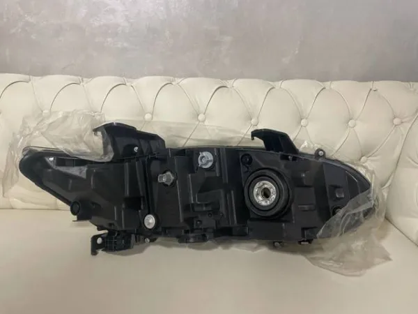 Reflektor lewy 20G256001N TYC