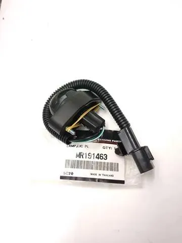 Lampa oświetlenia tylnej tablicy rejestracyjnej Mitsubishi L 200 IV