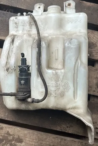 Zbiorniczek spryskiwacza szyb 28910AX600 Nissan/Infiniti