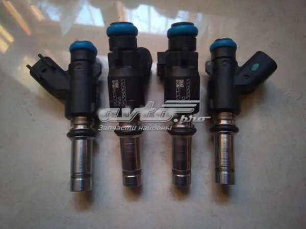 Wtryskiwacz paliwa 55559377 General Motors