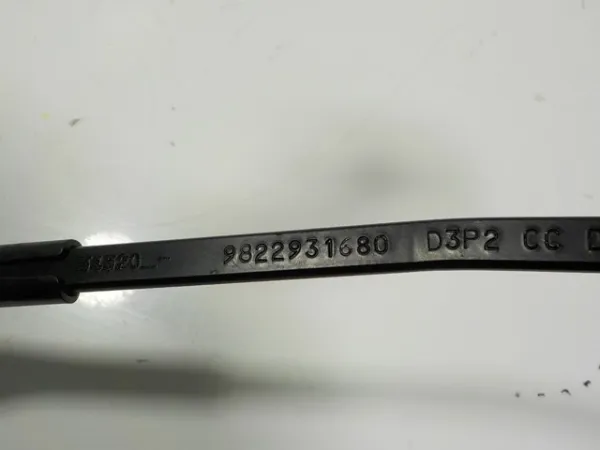 Ramię wycieraczki szyby przedniej Opel Corsa F
