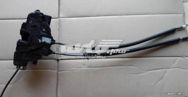 Zamek drzwi tylnych prawych 814202H010 Hyundai/Kia