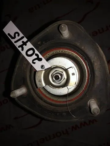 Amortyzator przedni prawy 4801050150 Toyota