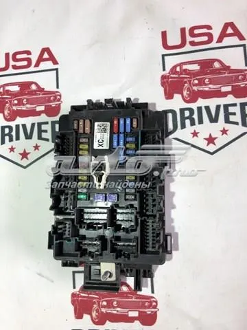 Skrzynka bezpieczników Tesla Model X 