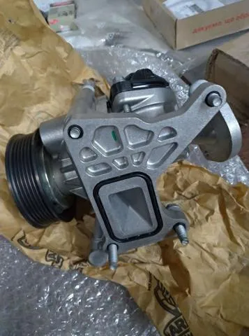 Pompa chłodząca wodna 55502819 General Motors
