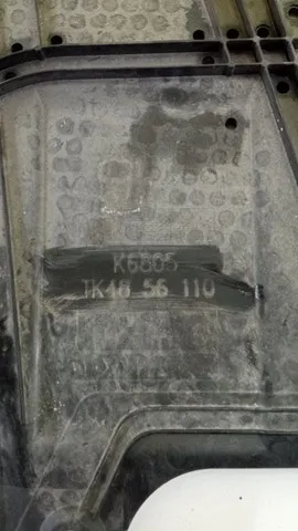 Osłona silnika, miski (przedziału silnika) TK4856110 Mazda