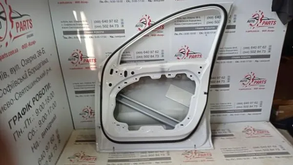 Drzwi przednie prawe 32345931 Volvo