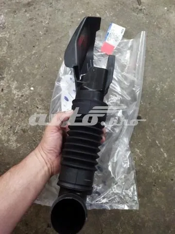 Wlot powietrza do filtra powietrza Ford Fusion JU