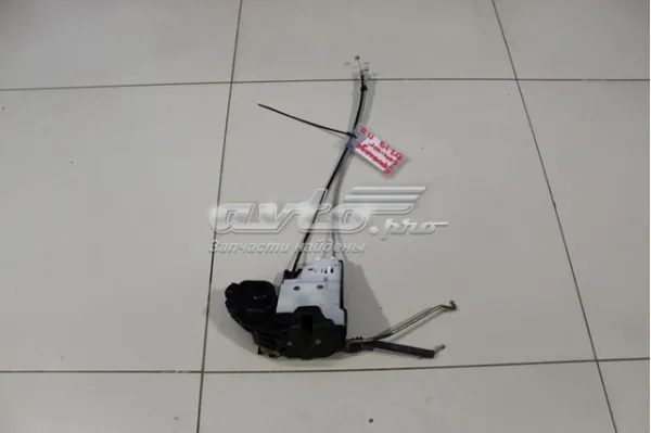 Zamek drzwi przednich prawych 813201F010 Hyundai/Kia