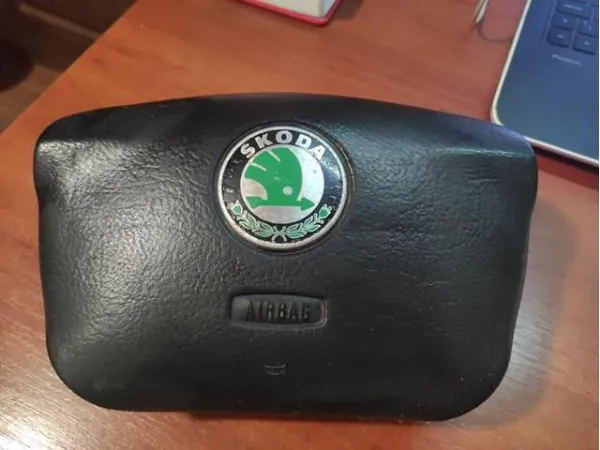 Poduszka powietrzna (Airbag) kierowcy 1U0880201 VAG