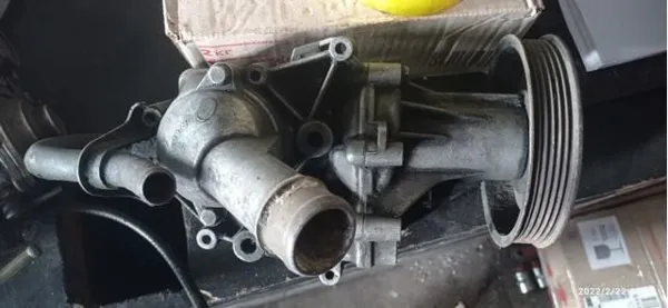 Obudowa termostatu Mercedes E W124