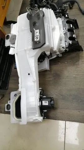 Podgrzewacz elektryczny powietrza układu ogrzewania salonu 9809015580 Peugeot/Citroen