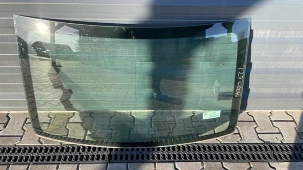 Szyba tylna Toyota Avensis III