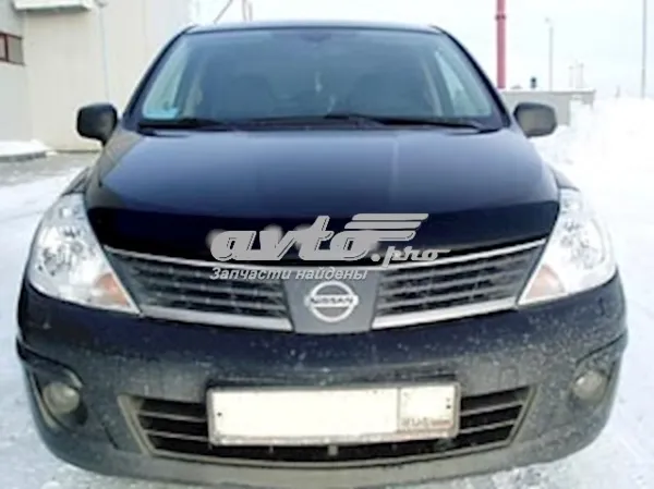Deflektor na maskę Nissan Tiida C11X