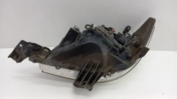 Reflektor prawy 811100K440 Toyota
