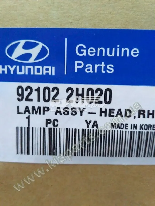 Reflektor prawy 921022H020 Hyundai/Kia