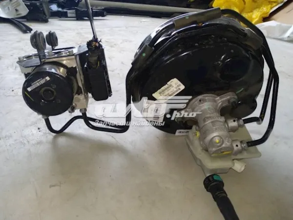 Główny cylinder hamulców Ford Escape II