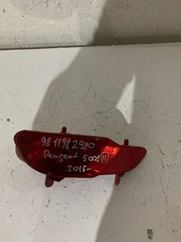 Przednia lampa przeciwmgielna tylna lewa 9811982980 Peugeot/Citroen