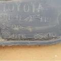Chlapacz przedni prawy Toyota Avensis T25