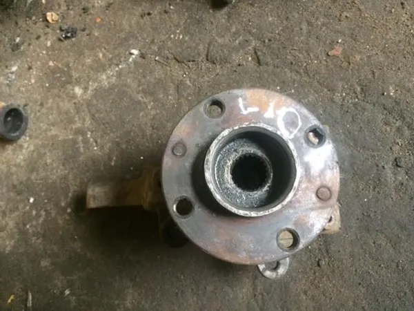 Piasta przednia 11183103012 Lada