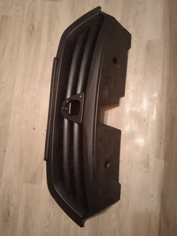 Atrapa chłodnicy 28U105 Polcar