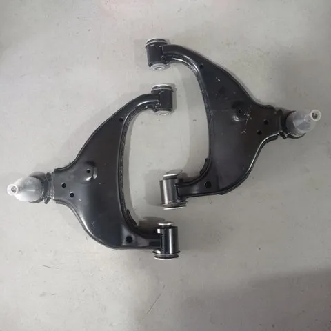 Wahacz zawieszenia przedniego dolny lewy 1666679380 Peugeot/Citroen
