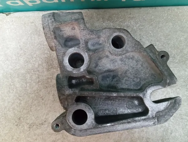 Poduszka (podpora) silnika prawa BBN339060B Mazda