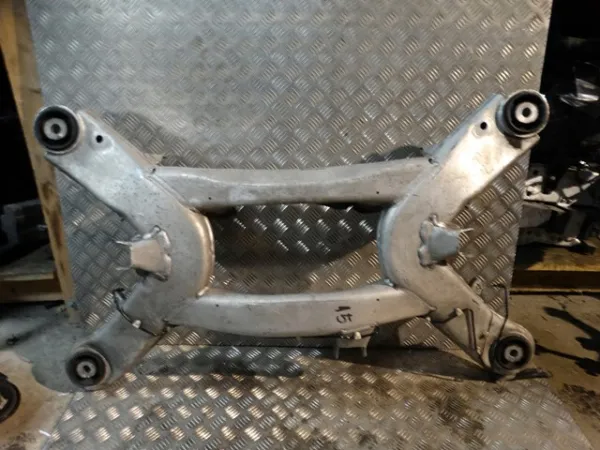 Korpus osi tylnej Volkswagen Phaeton I