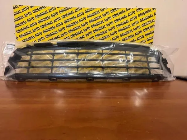 Kratka zderzaka przedniego dolna 622540275R Renault (RVI)