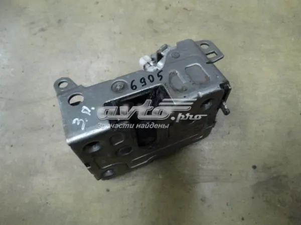 Zamek drzwi tylnych prawych 8200928505 Renault (RVI)