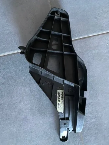 Wspornik zderzaka tylnego lewy 5215633010 Toyota