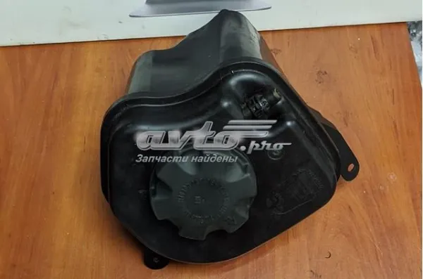 Zbiorniczek wyrównawczy układu chłodzenia 13177552546 BMW