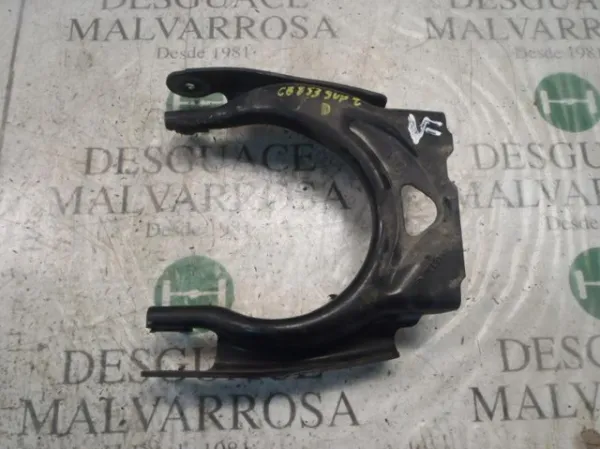  Wahacz zawieszenia przedniego prawy górny Peugeot 407 SW kombi (6E) (2004 - 2011) SW