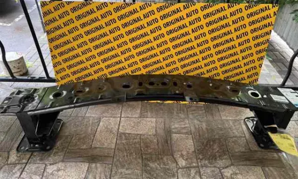 Wzmocnienie zderzaka przedniego DGH950070 Mazda