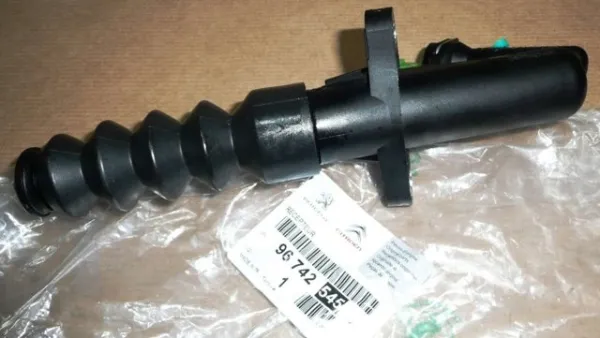 Cylinder roboczy sprzęgła 9674254580 Peugeot/Citroen