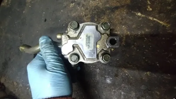 Pompa wspomagania hydraulicznego kierownicy YL843D639BD Ford