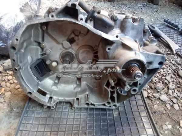 Mechaniczna skrzynia biegów w komplecie Renault Clio I